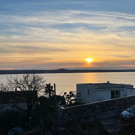 Ferienwohnung Mit Beheiztem Pool, 60 M Vom Strand Maslenica Exterior foto