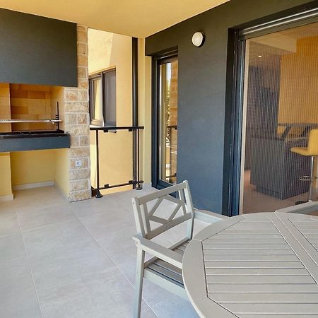 Ferienwohnung Mit Beheiztem Pool, 60 M Vom Strand Maslenica Exterior foto
