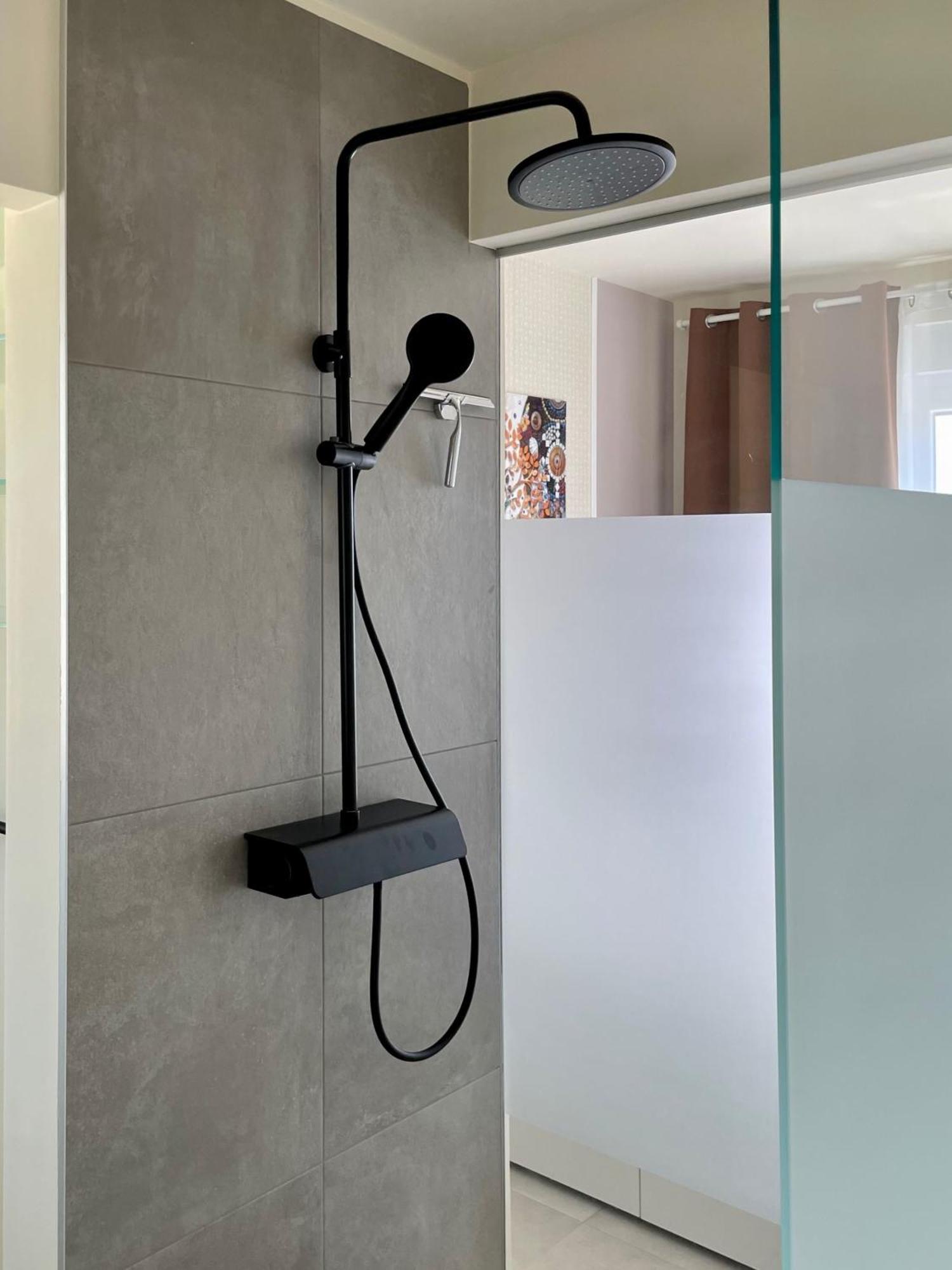 Ferienwohnung Mit Beheiztem Pool, 60 M Vom Strand Maslenica Exterior foto