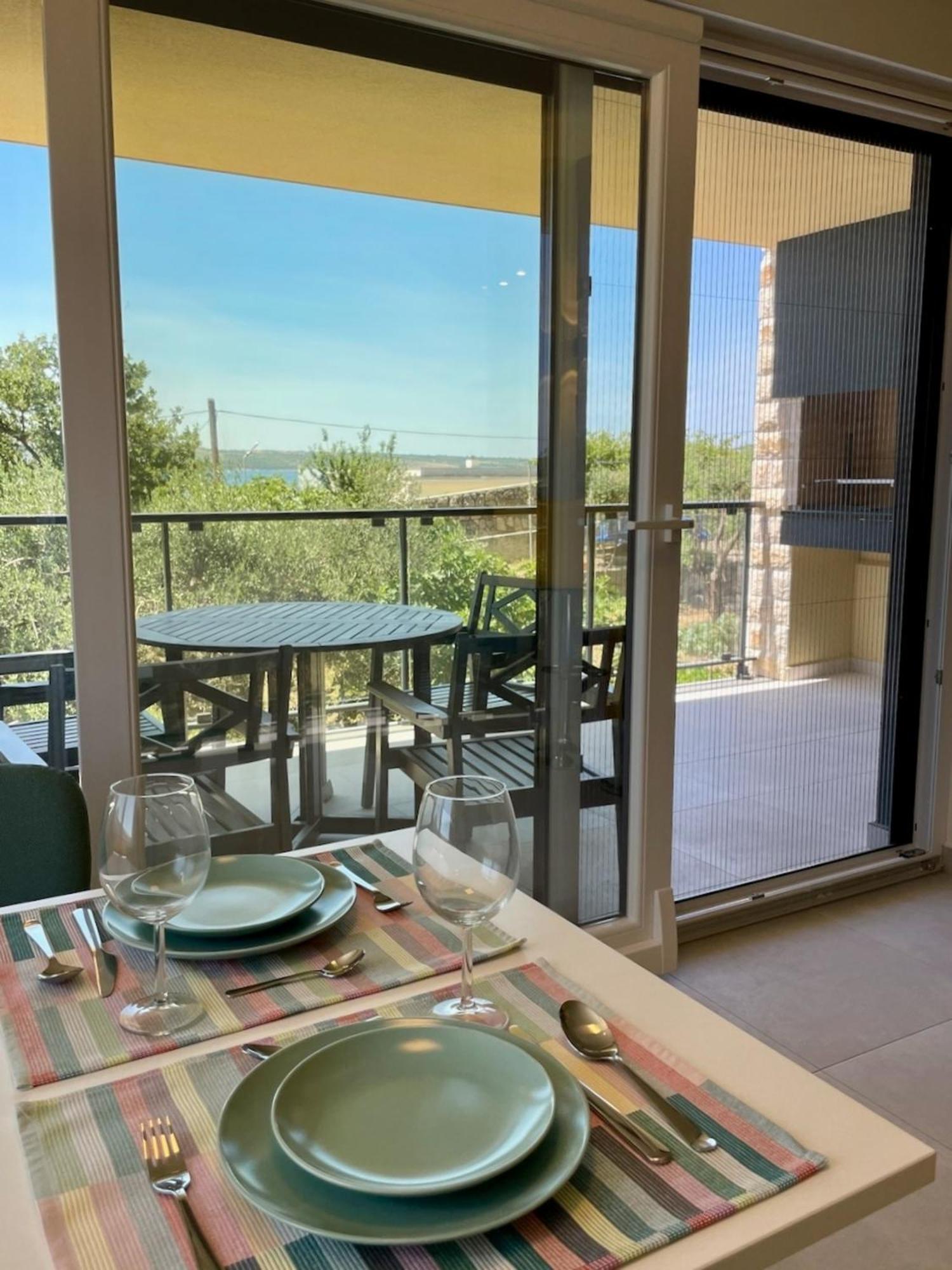 Ferienwohnung Mit Beheiztem Pool, 60 M Vom Strand Maslenica Exterior foto